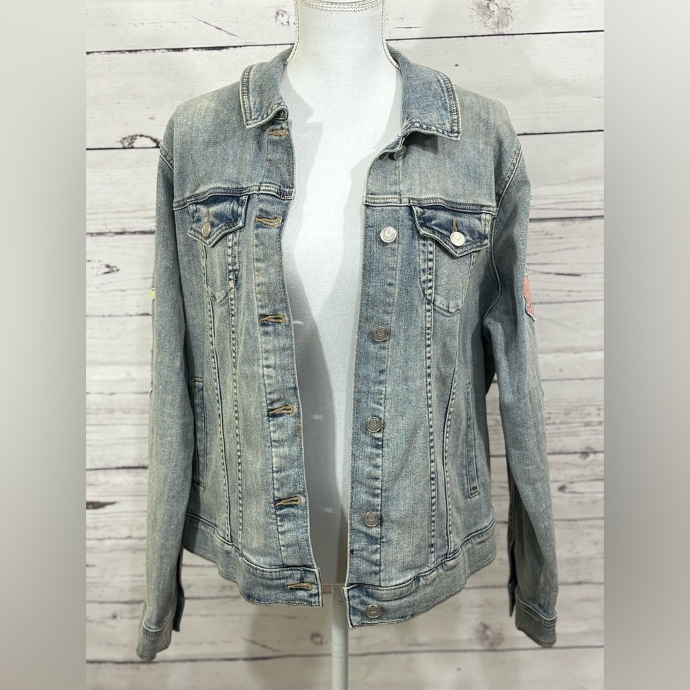 Torrid Exclusive Sailor Moon and Scouts Patch Denim Jacket in Size 1 - Picture 4 of 9